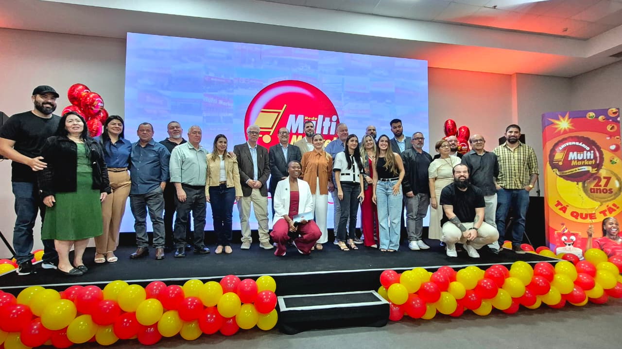 Associados Rede Multi Market se reúnem no palco