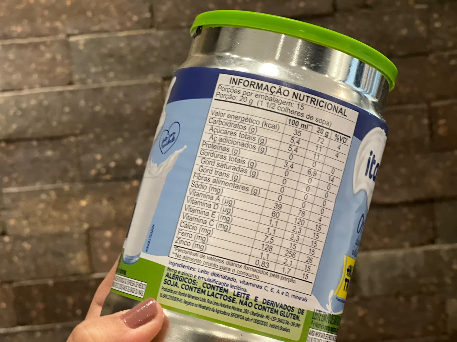 Tabela nutricional dos produtos expostos no supermercado