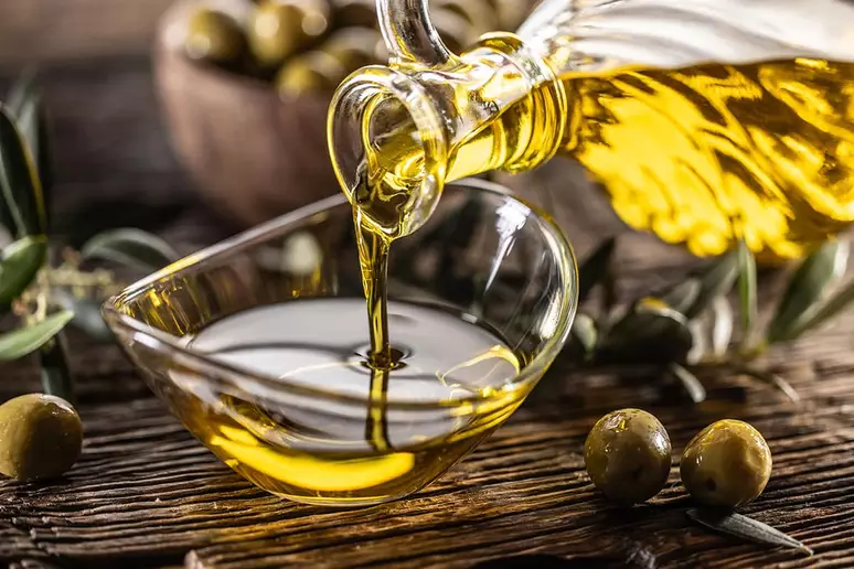 436645364-azeite-faz-bem-para-a-saude.webp
