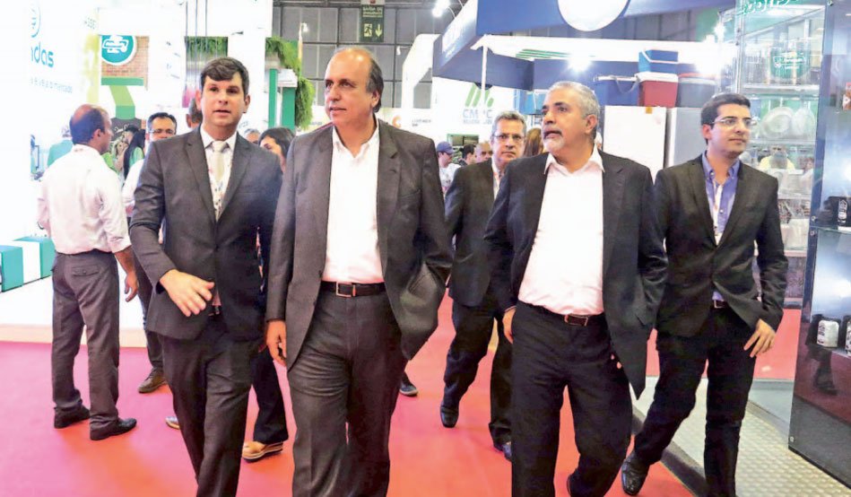 Pezão participa da abertura da Super Rio Expofood