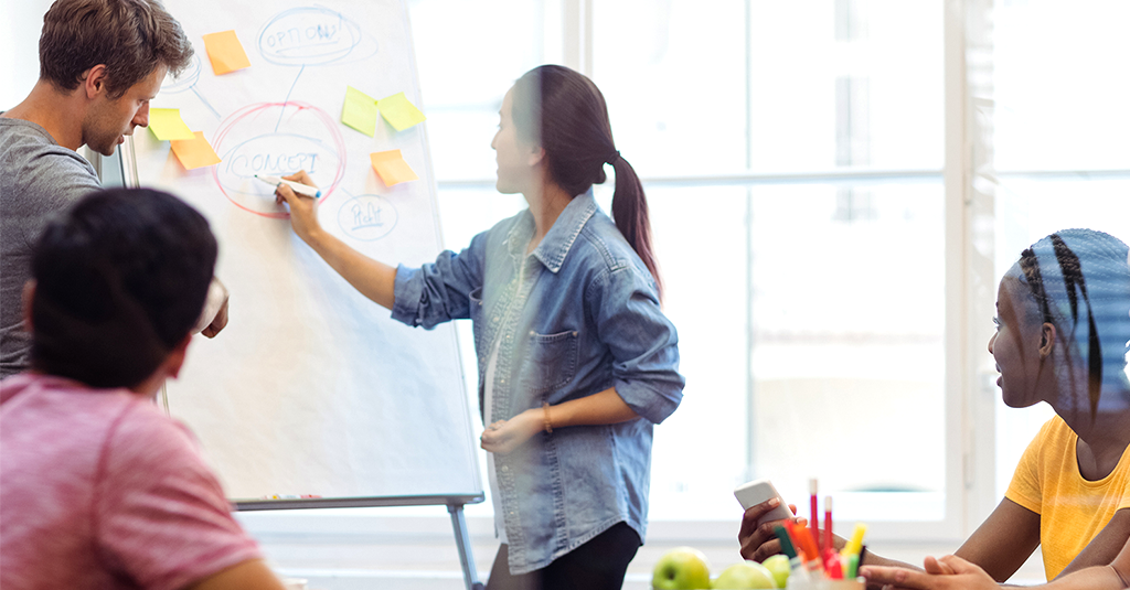 Escola de Negócios Celso Lisboa lança MBA em parceria com a ASSERJ