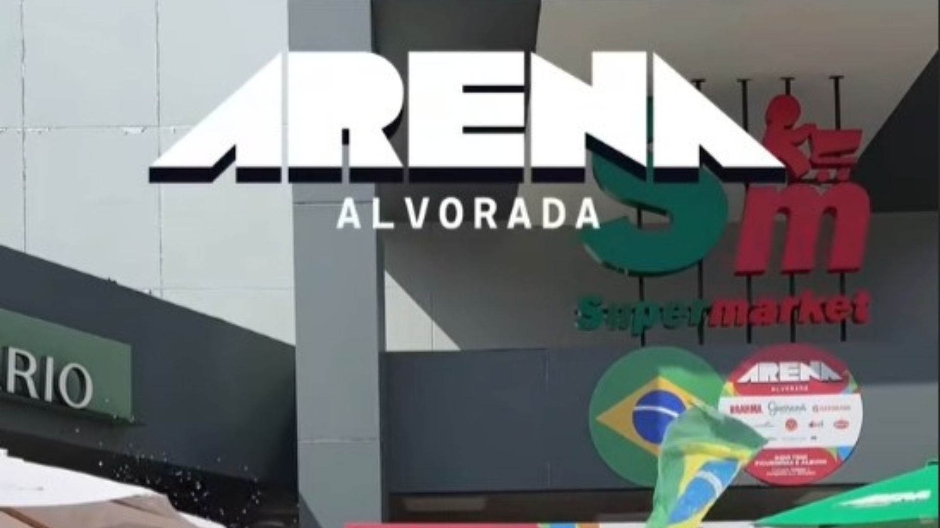 Supermercado é lugar para assistir aos jogos da Copa? Sim!