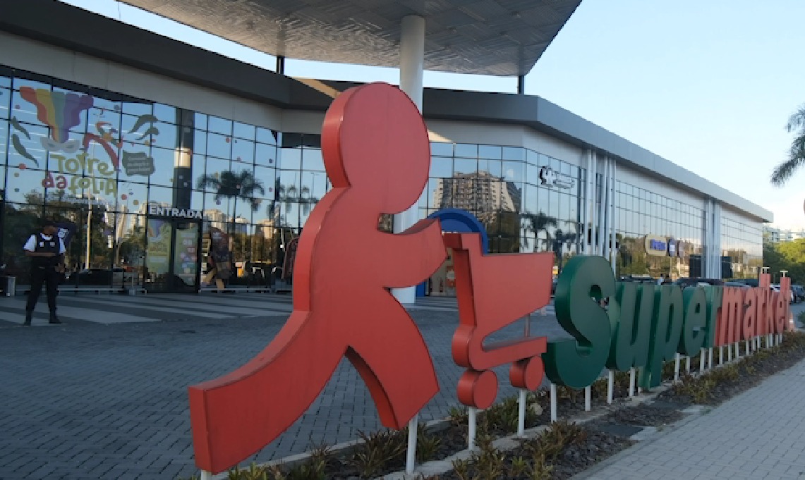 Experiência que fideliza: Supermarket Blue transforma o Natal em estratégia de engajamento no PDV