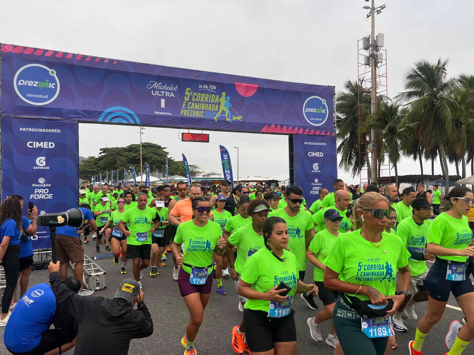 A 5ª Corrida e Caminhada Prezunic Pet Friendly aconteceu no último domingo (27), na orla da Praia de Copacabana