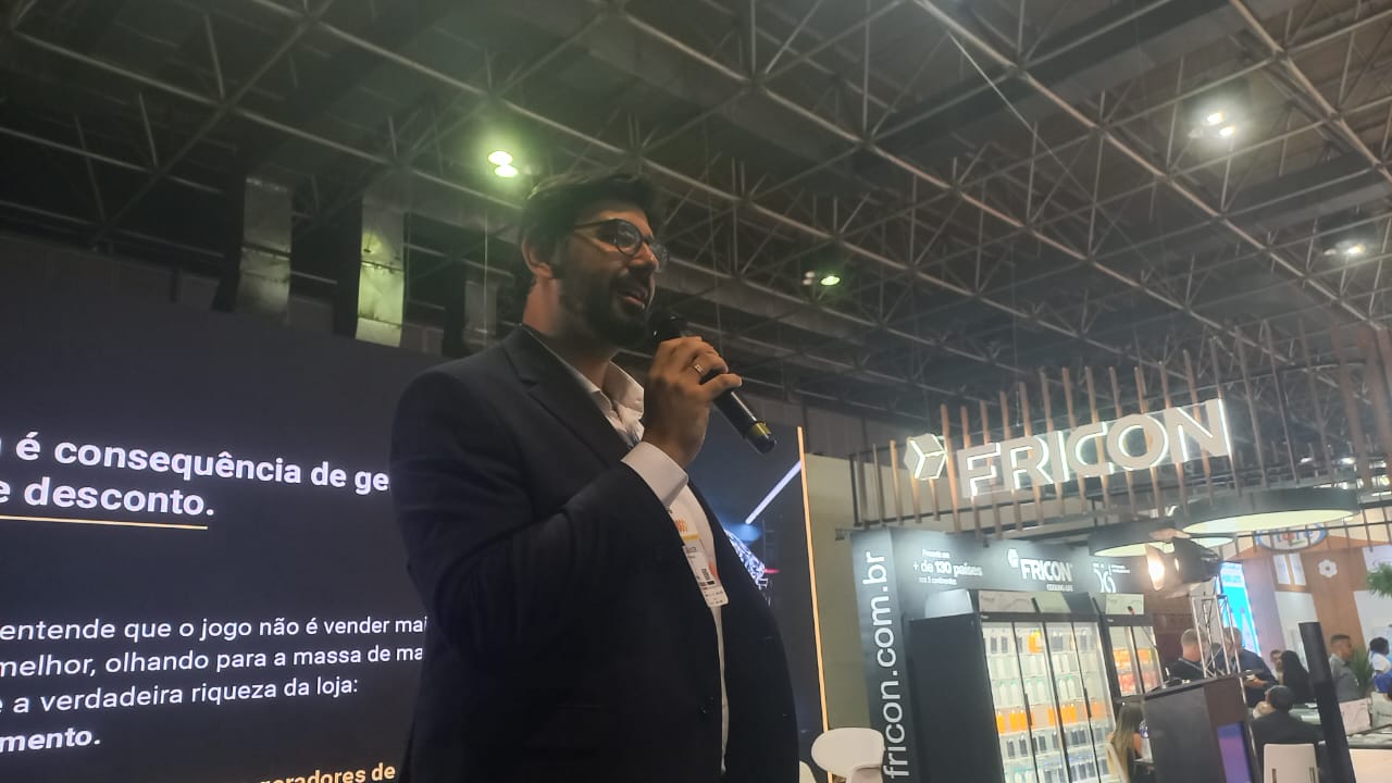 Gestão de pricing exige foco no lucro bruto e não apenas na margem, afirma Dimas Dantas