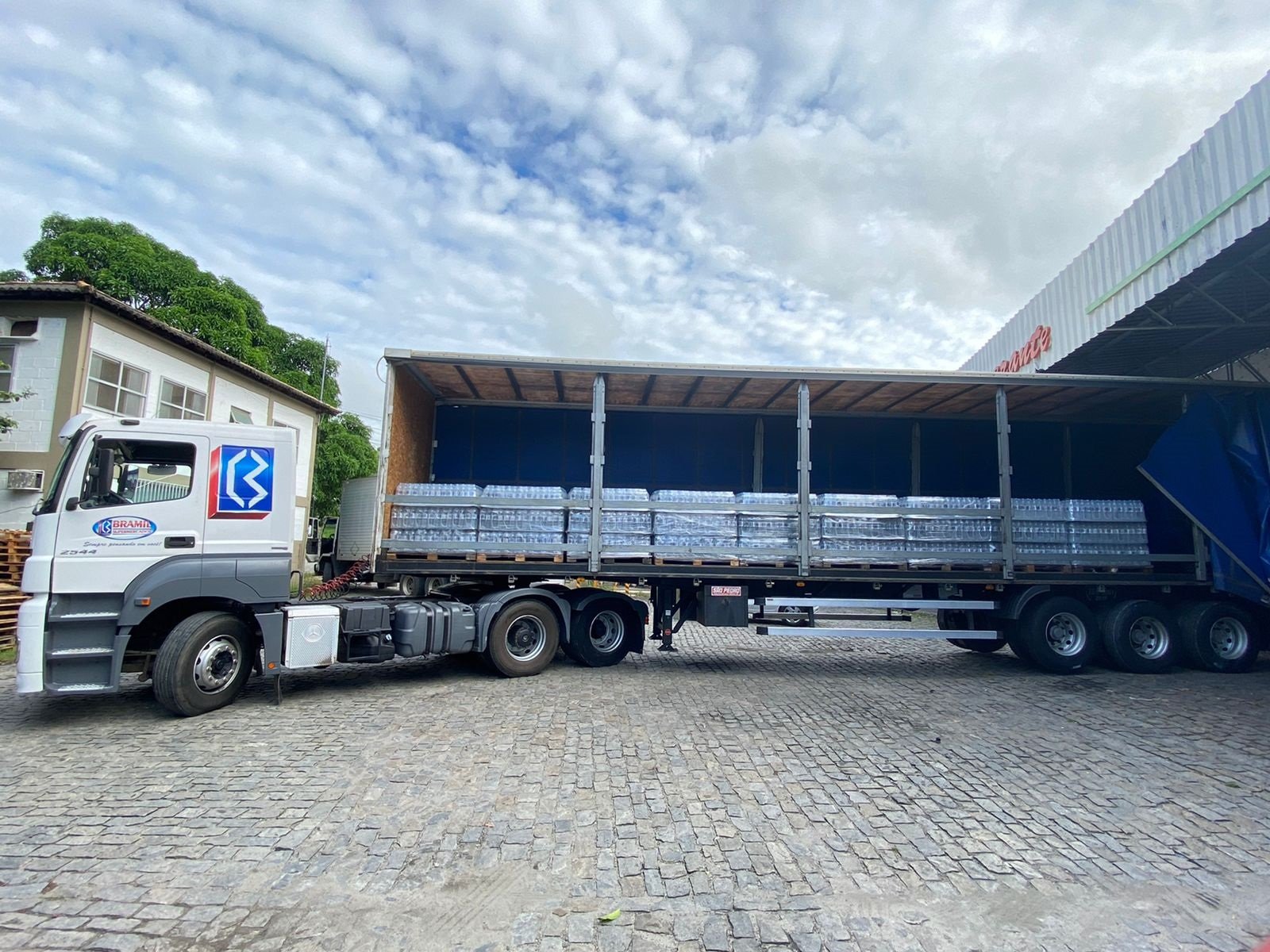 Bramil Supermercados faz doação para ajudar desabrigados de Barra Mansa