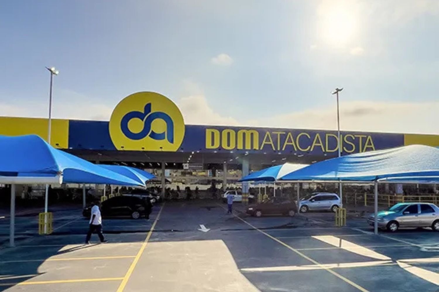 Parceria com indústria e proximidade com cliente! Dom Atacadista comemora 6º aniversário