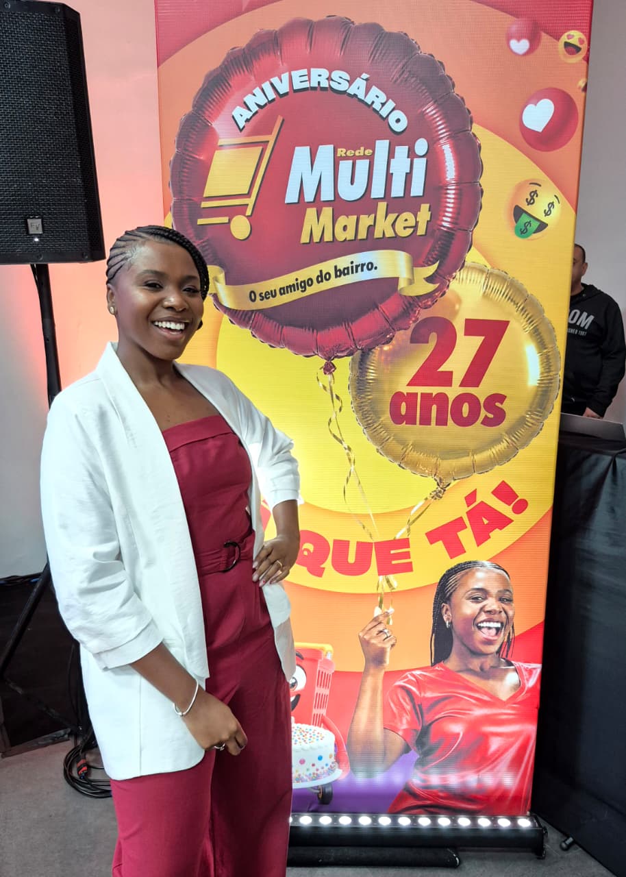 Ester, influenciadora e garota propaganda da Rede Multi Market, apresenta campanha do aniversário de 27 anos
