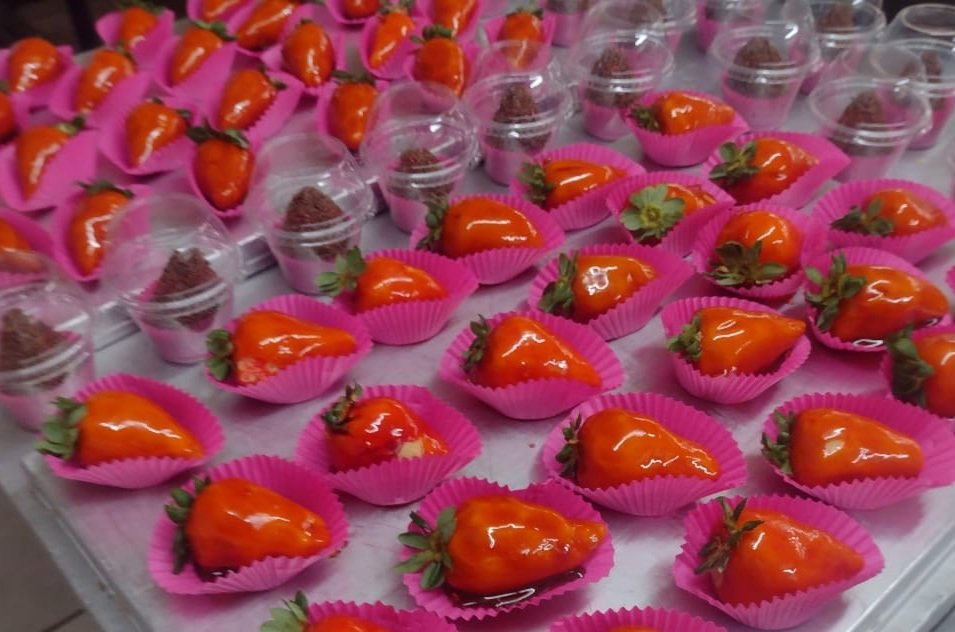 É capa de jornal: pesquisa da ASSERJ sobre a febre morango do amor