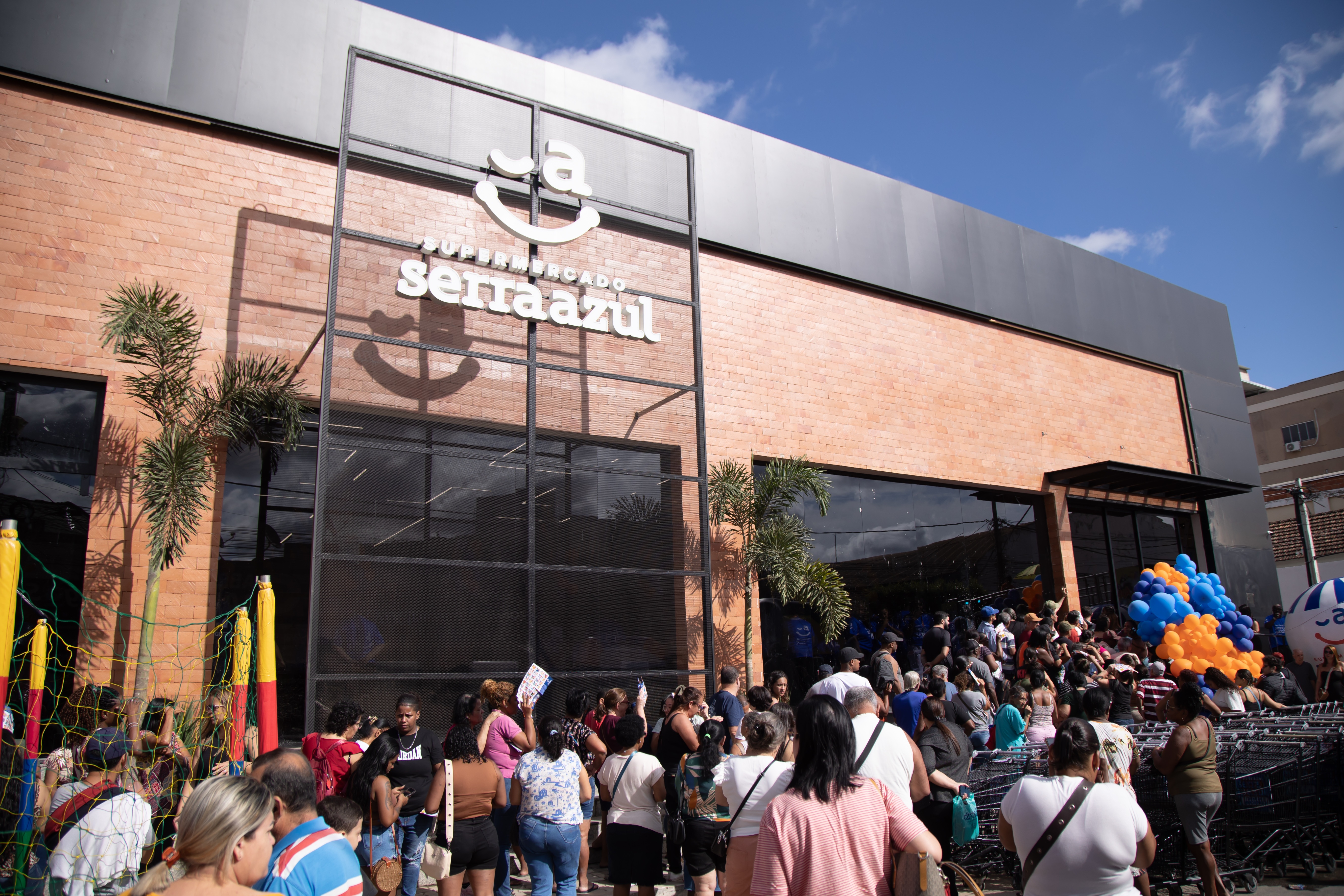 Supermercado Serra Azul inaugura loja em São Franscisco do Itabapoana com grande festa e presença de autoridades e milhares de consumidores