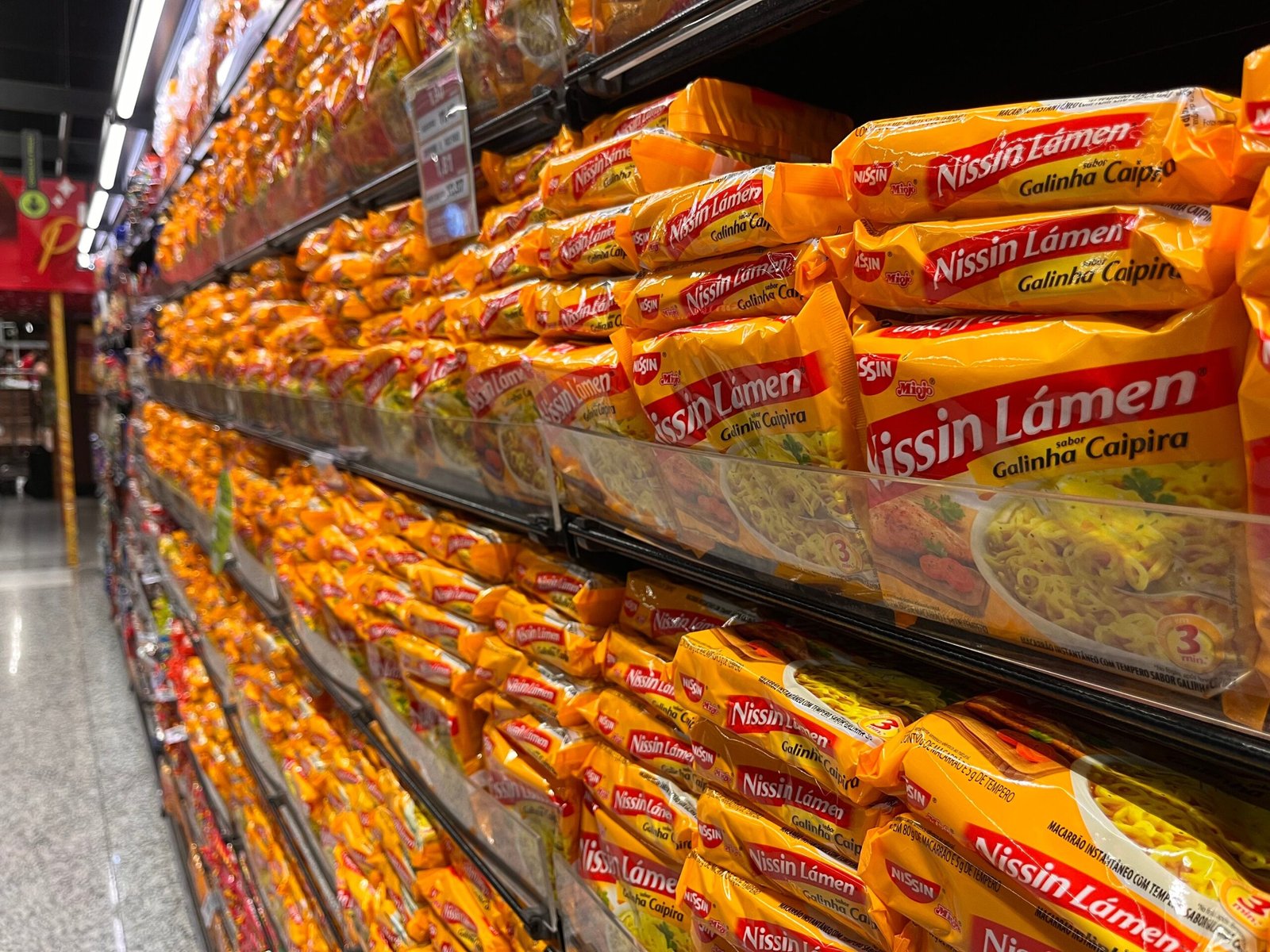 Miojo da Nissin ganhará um novo concorrente em junho de 2024 nos supermercados