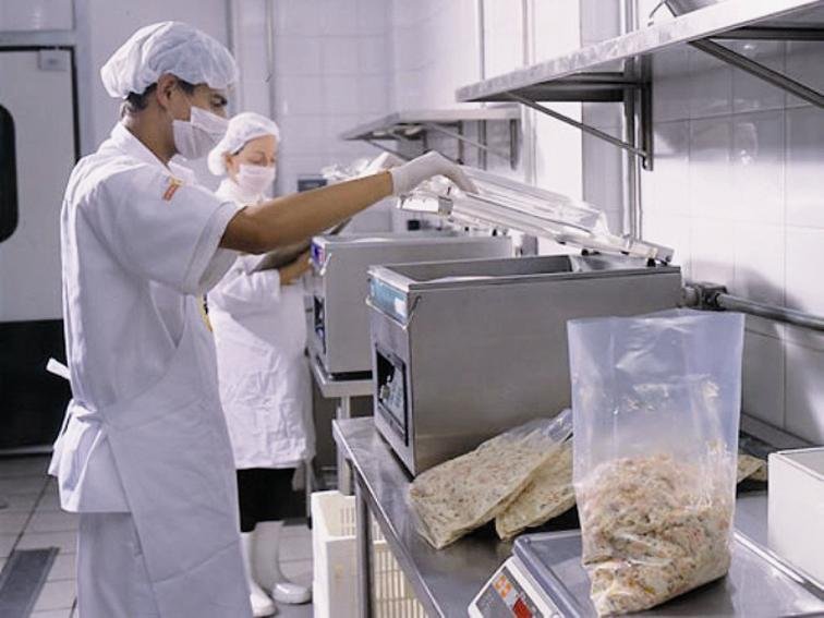 Mais de 200 participantes capacitados no curso de ‘Higiene e Manipulação de Alimentos’ da Escola ASSERJ