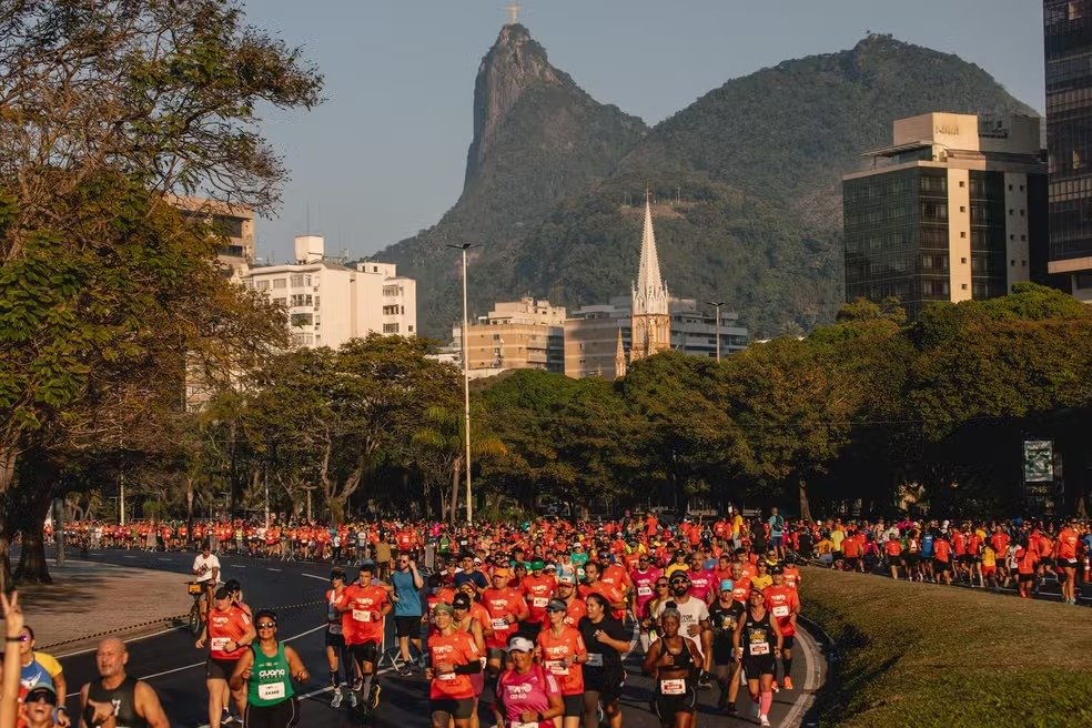 Spid oferece massagem e brindes para corredores da Maratona do Rio