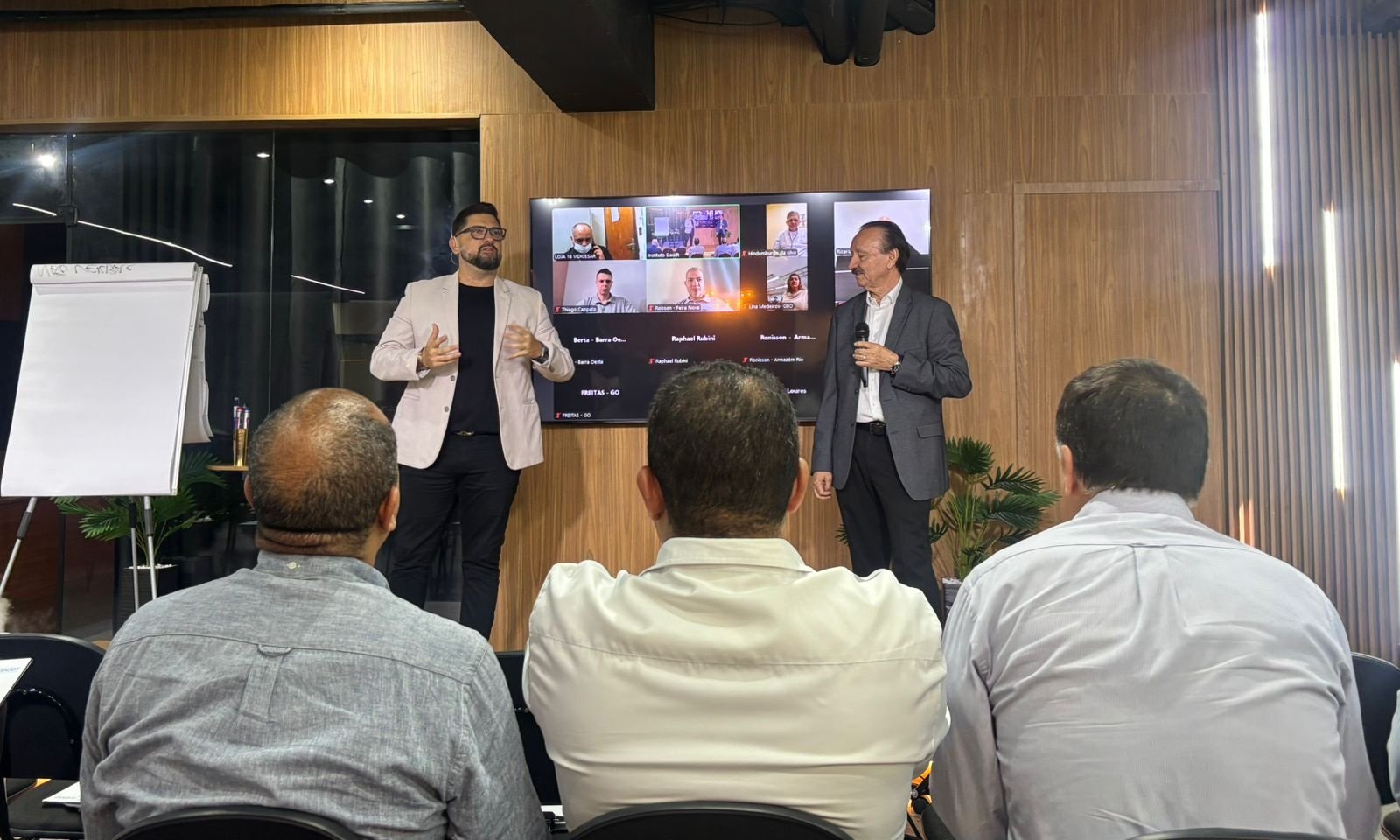 Investir em pessoas impulsiona negócios! Supermarket Barra Oeste aposta em mentoria com lenda do varejo!