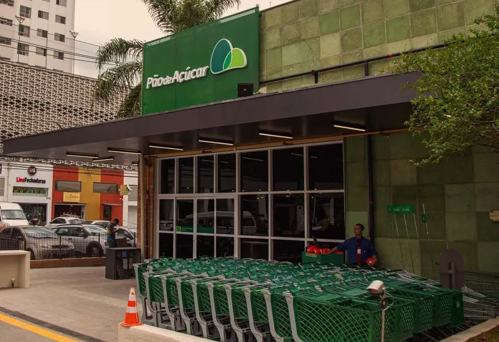 Empresa controladora do Grupo Pão de Açúcar acerta venda de grande parte dos seus supermercados