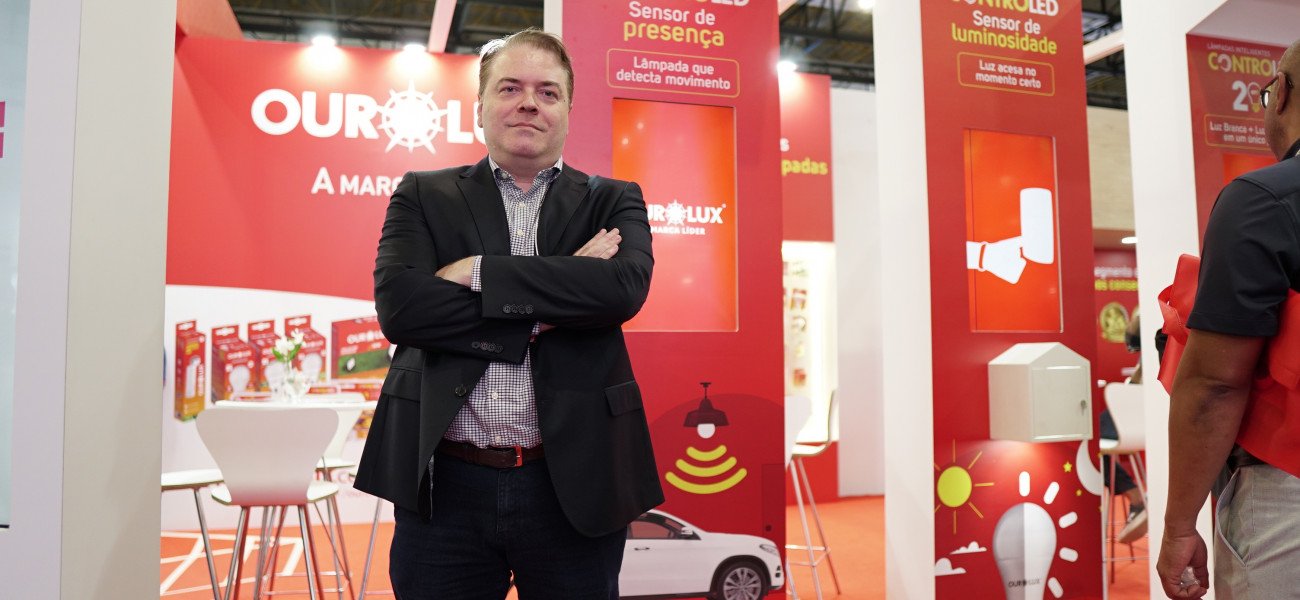 Lâmpadas smart e LED solar conquistam espaço nos supermercados