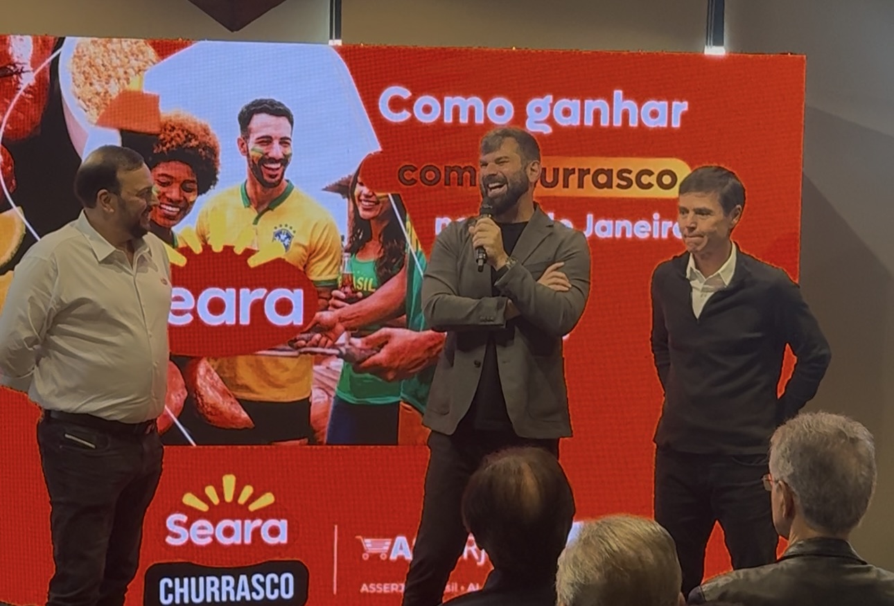 Presidente da ASSERJ, Fábio Queiróz, ao lado dos gestores da Seara João Campos e Giorgio Cafasso