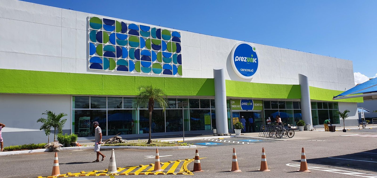 Clientes do Prezunic ganham quatro lojas reformadas