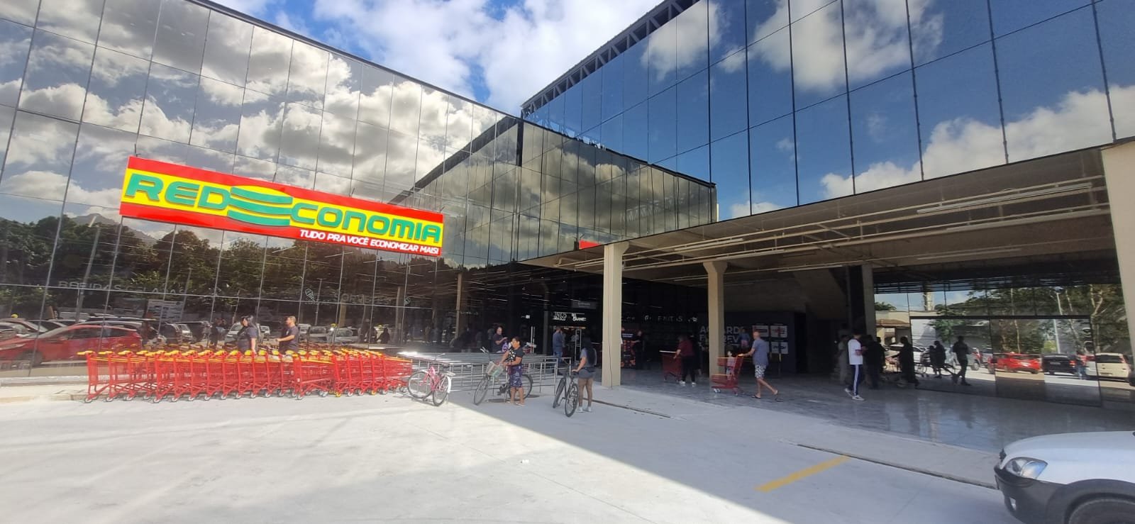 Aumento de 20% no faturamento! Redeconomia Emanuel inaugura loja em Vargem Grande com grande expectativa!