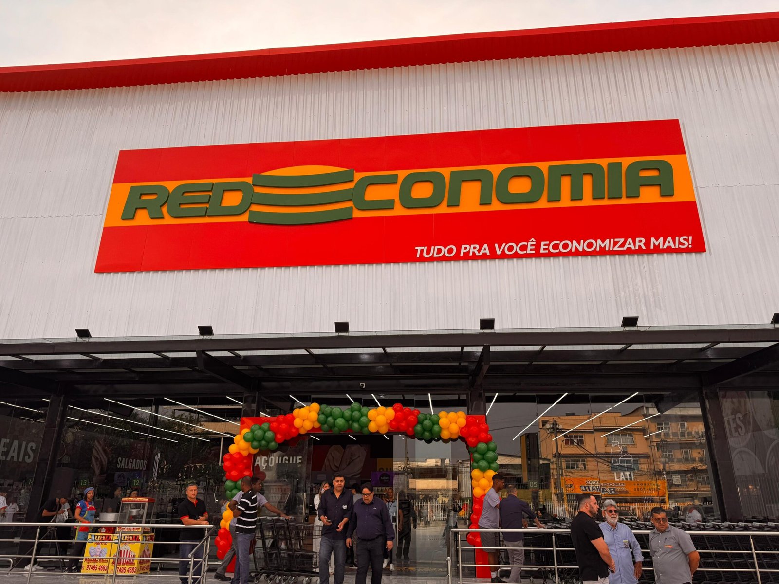 Reinauguração com cara de inauguração e investimento de R$ 15 milhões! Redeconomia Irene reinaugura loja em Duque de Caxias