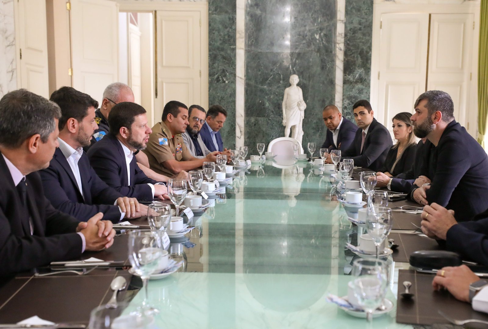 Governo do Estado e ASSERJ selam compromisso para integração das câmeras de supermercados a sistema da Polícia Militar