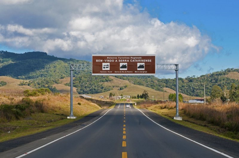 Edital da “rodovia do frango” sai até início de abril, diz secretária de Transportes