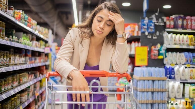 Estudo aponta o sentimento do consumidor brasileiro em 2025. ASSERJ explica