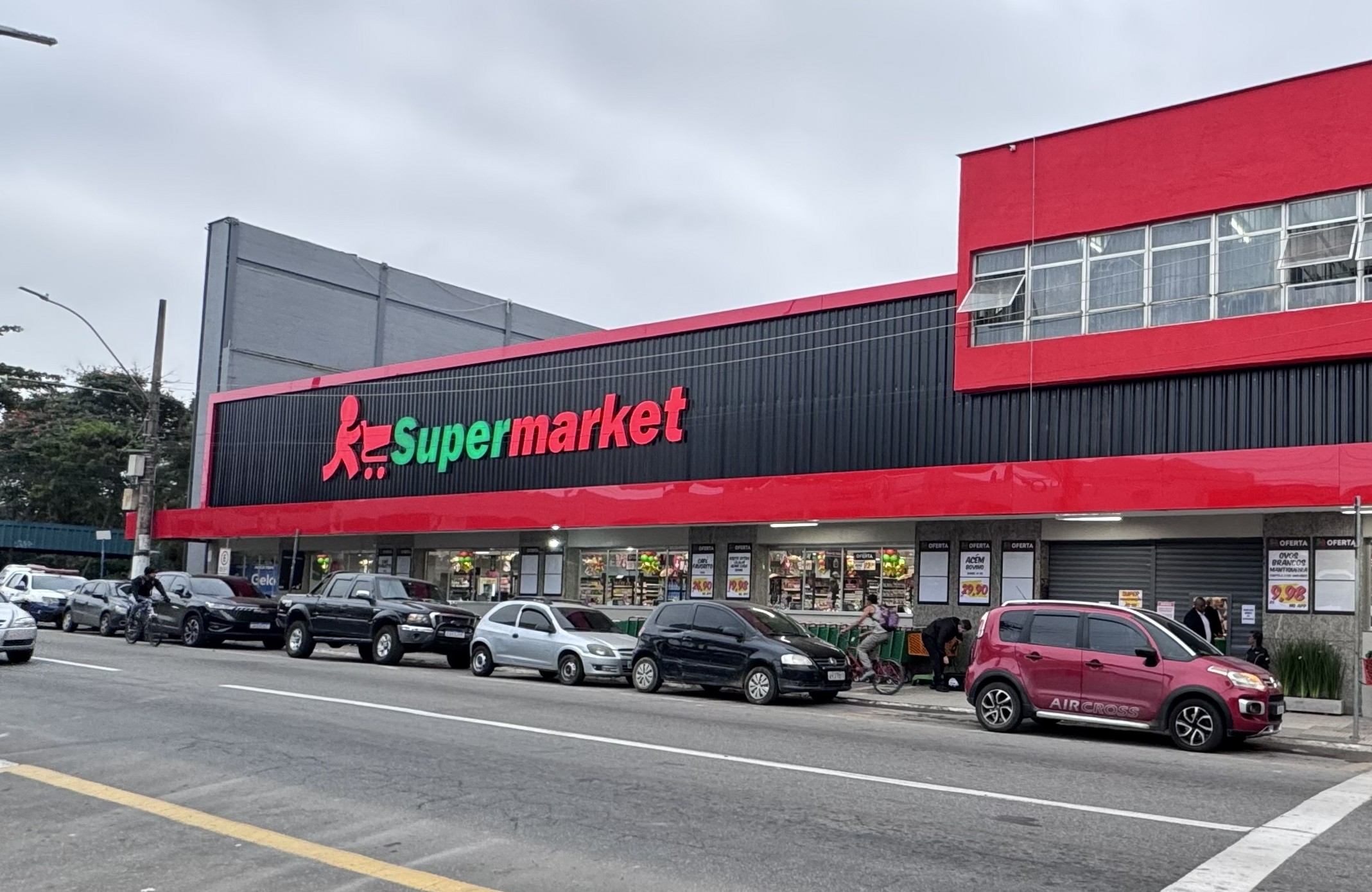 Supermarket Floresta em Volta Redonda reinaugura com estrutura moderna