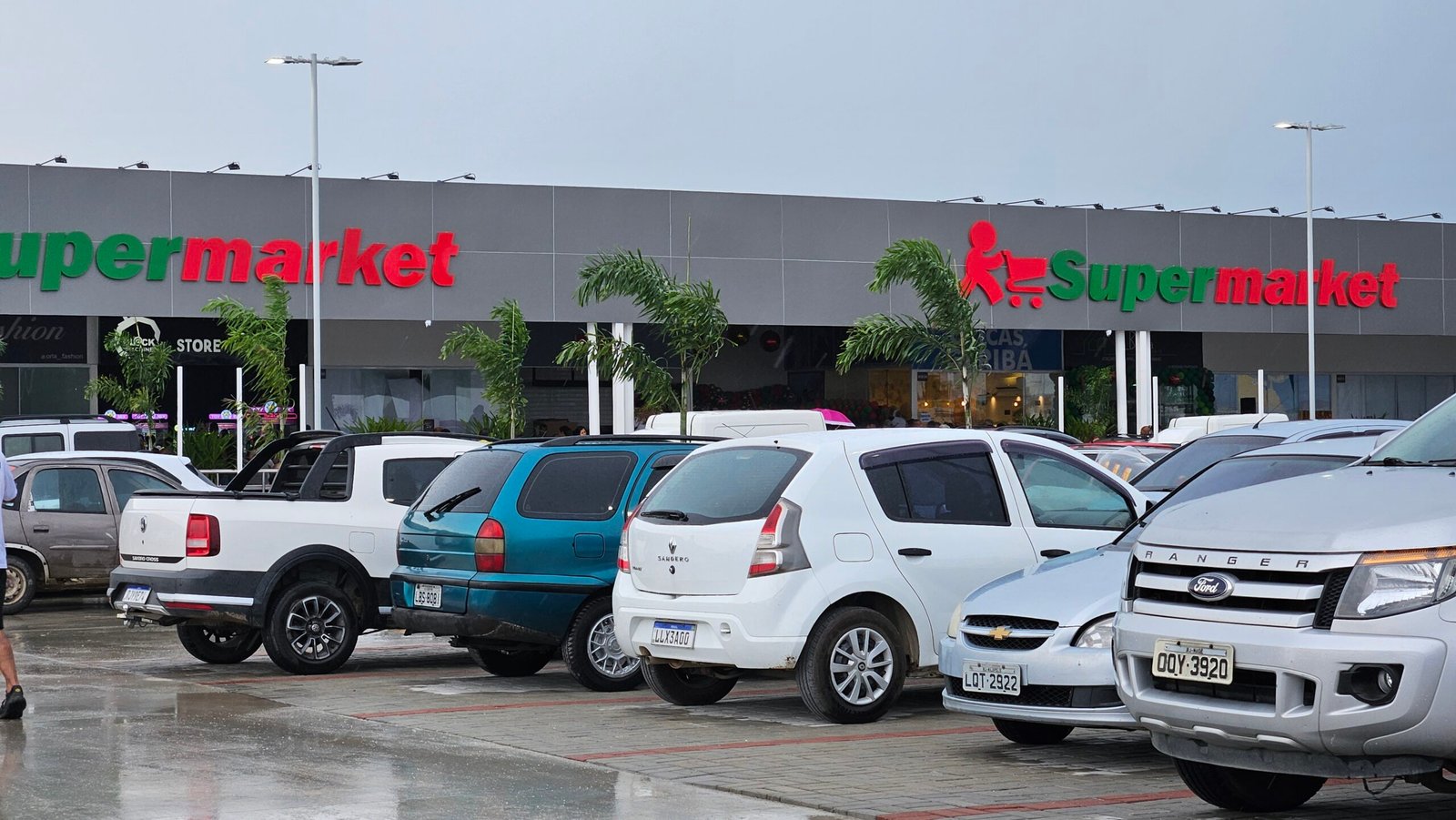 Um super Supermarket: rede inaugura maior loja do Grupo Alvorada. Venha saber de tudo
