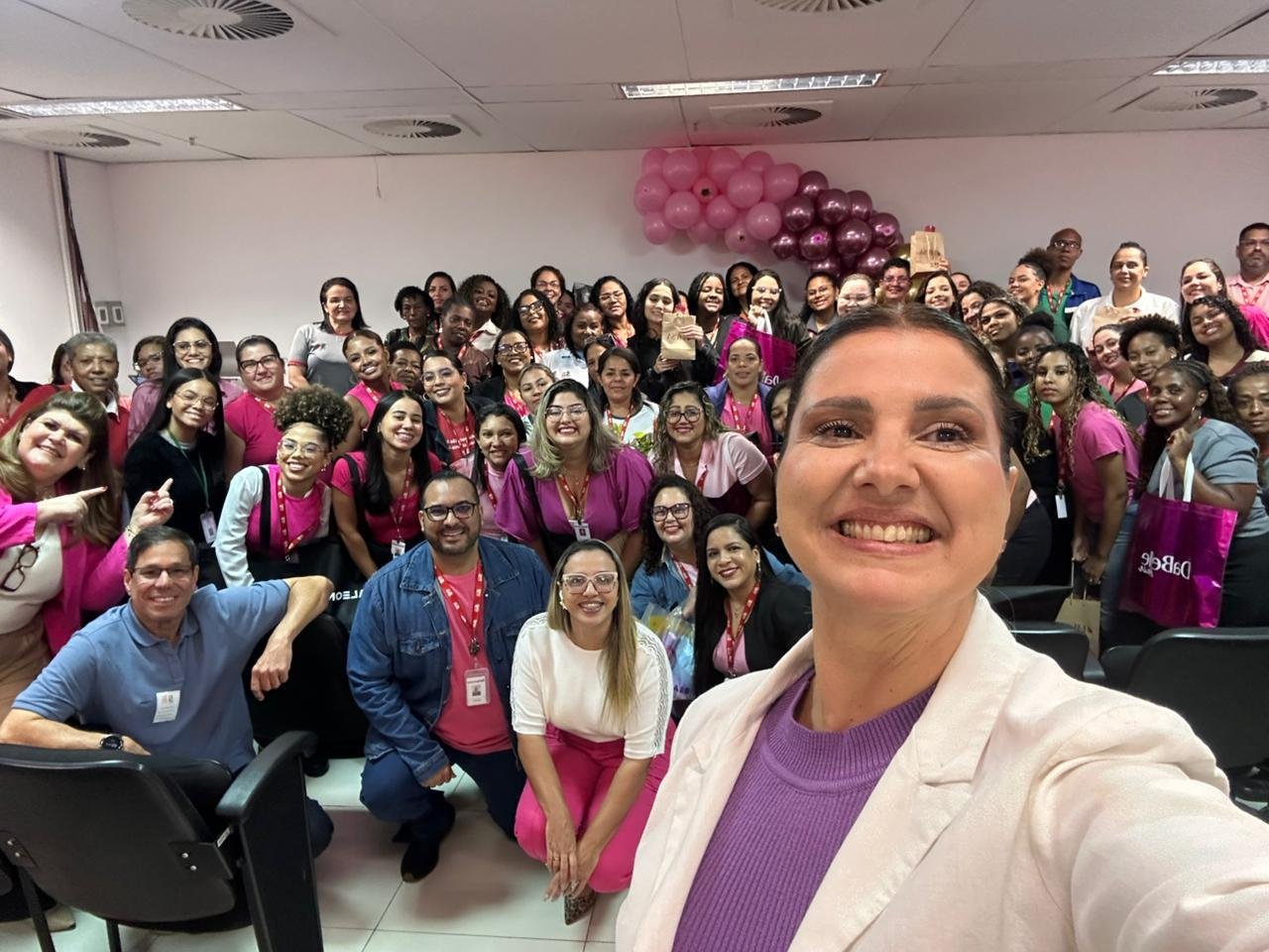 Supermarket Torre realiza ação especial de Outubro Rosa com apoio do Dermacyd
