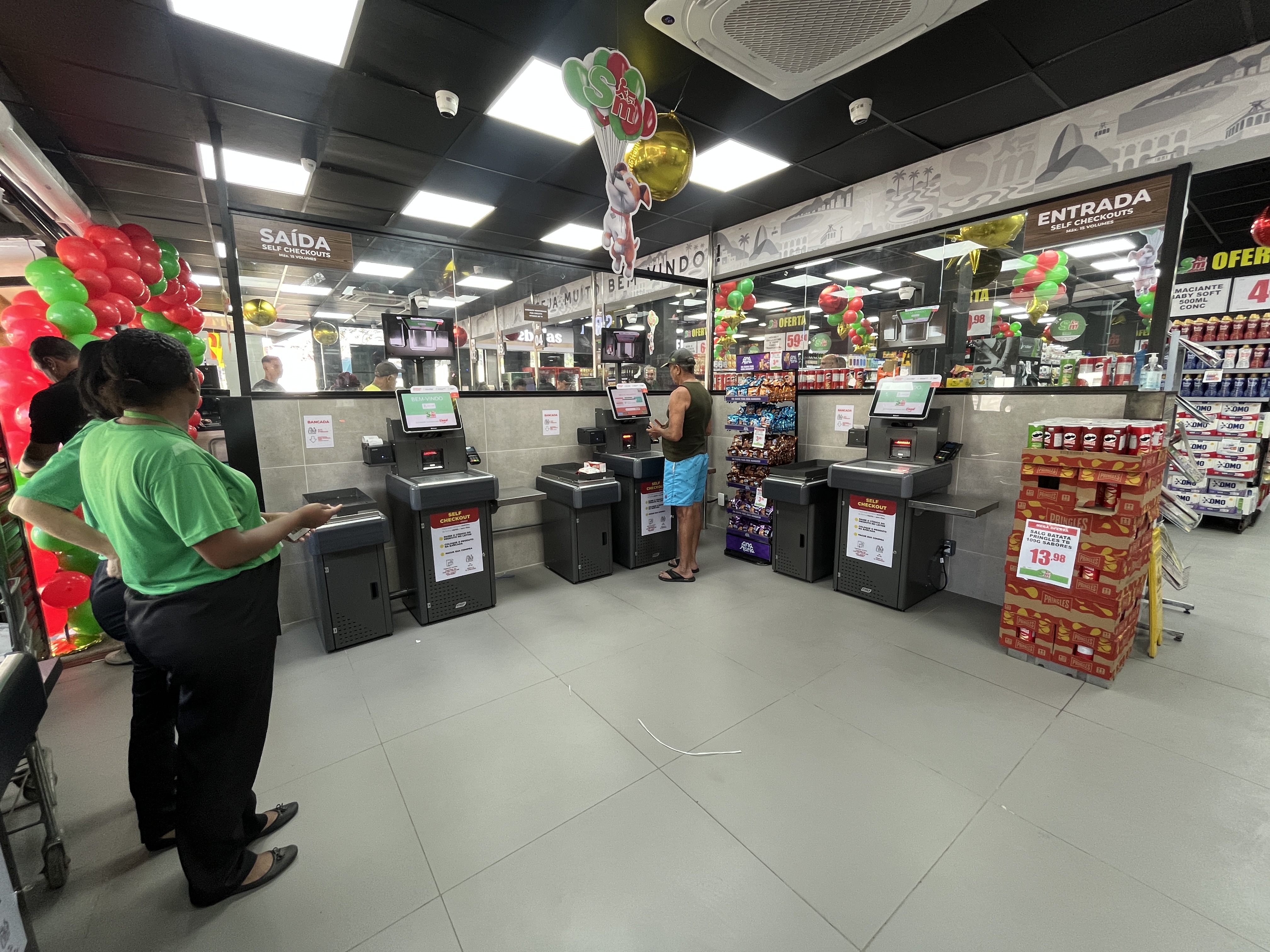 Supermarket Trindade reinaugura em São Gonçalo