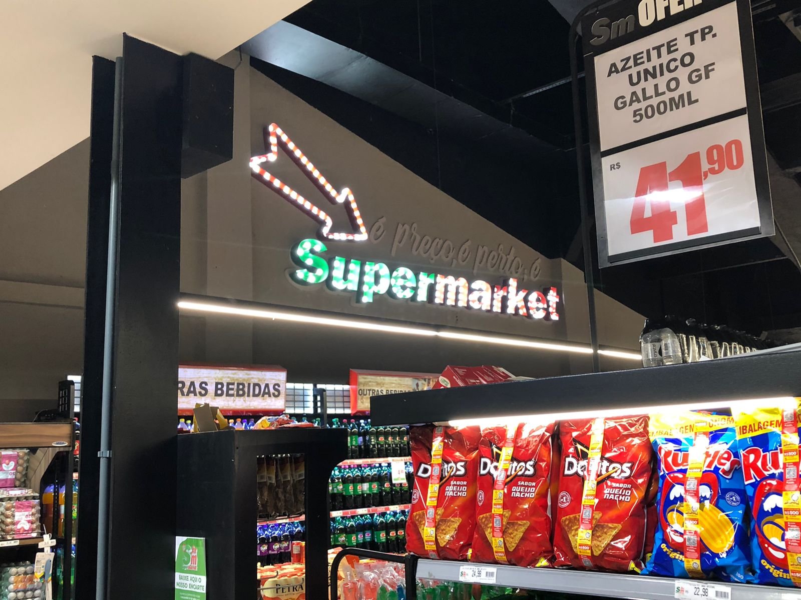 Luz, câmera e boas compras! Supermarket tem loja com temática de cinema