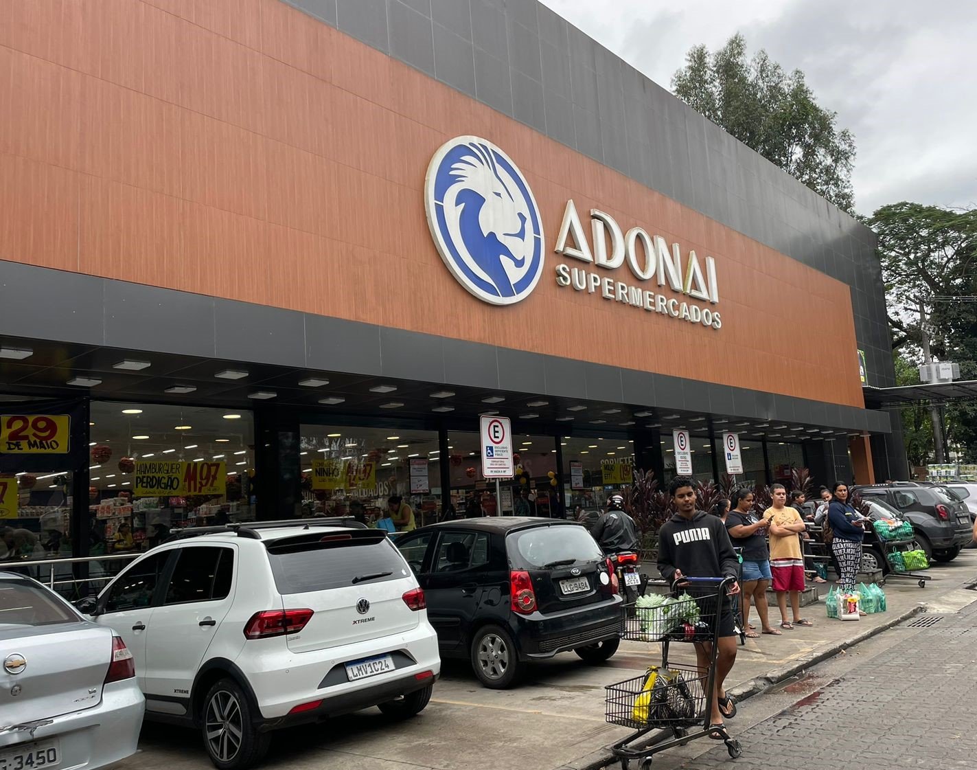 É hoje o dia mais barato do ano no Adonai! O Dia do Leão traz centenas de ofertas para atrair clientes no fim do mês