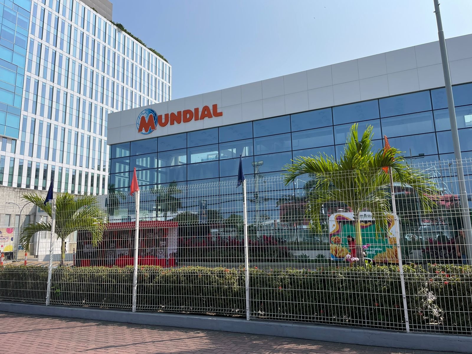 Investindo em inclusão: Supermercados Mundial abre 50 vagas para PcD