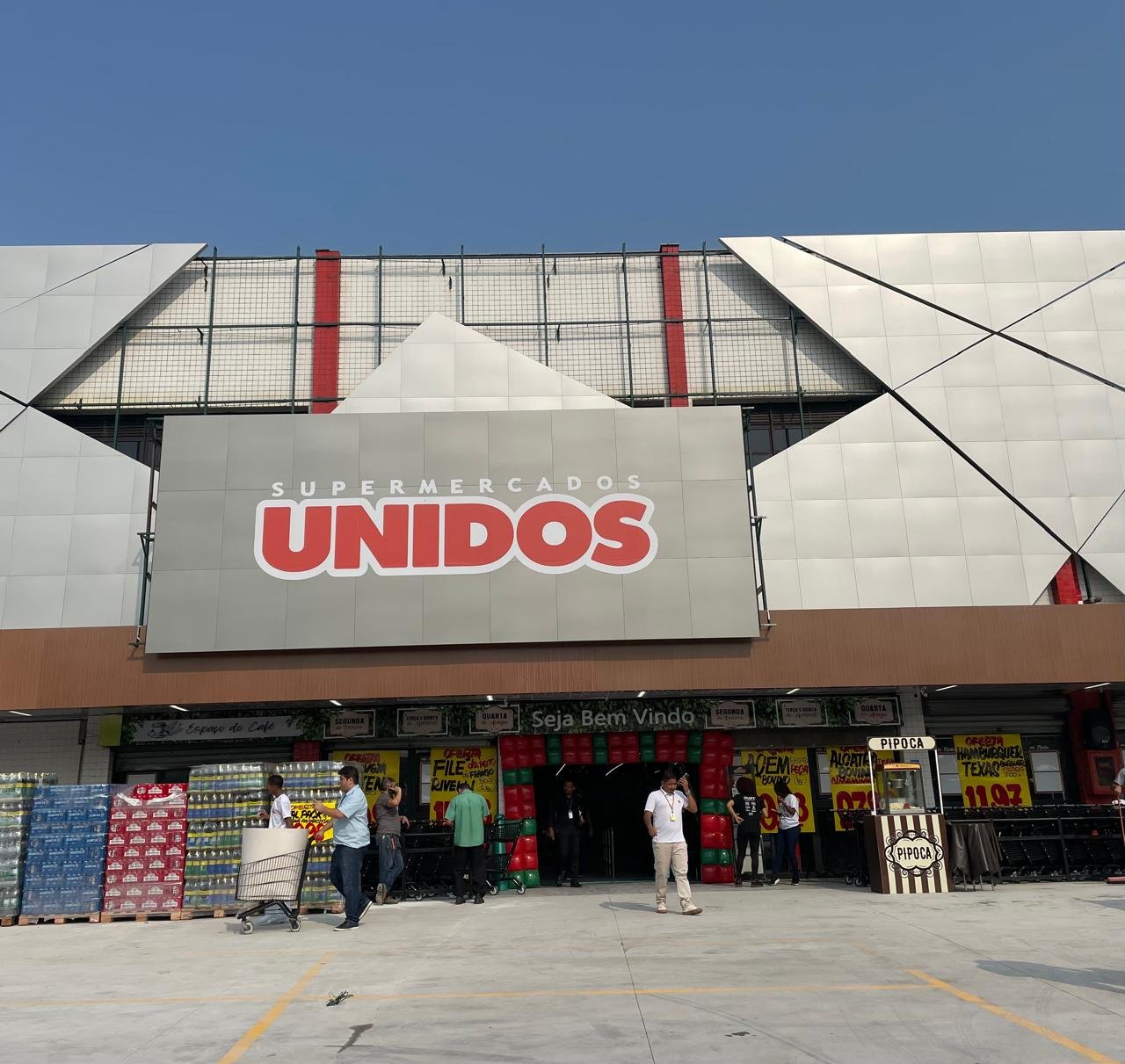 Grupo Rezende inaugura sua maior loja na Zona Oeste