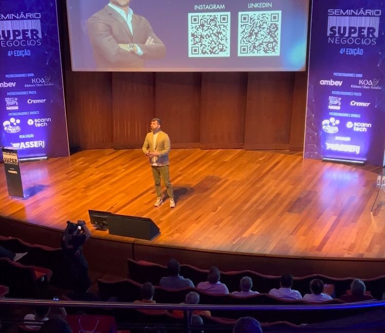 Indústria e supermercadistas em total sinergia! Com Hortência Marcari fechando o dia, o Seminário Super Negócios apresentou tendências importantes para o setor