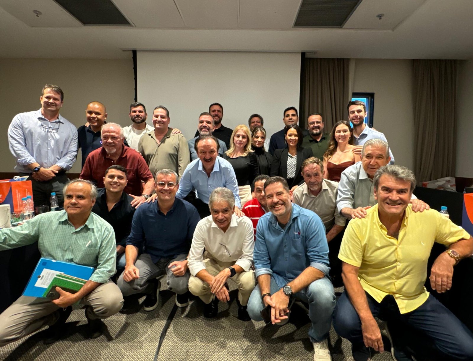 Conselho Diretor é realizado com casa cheia!