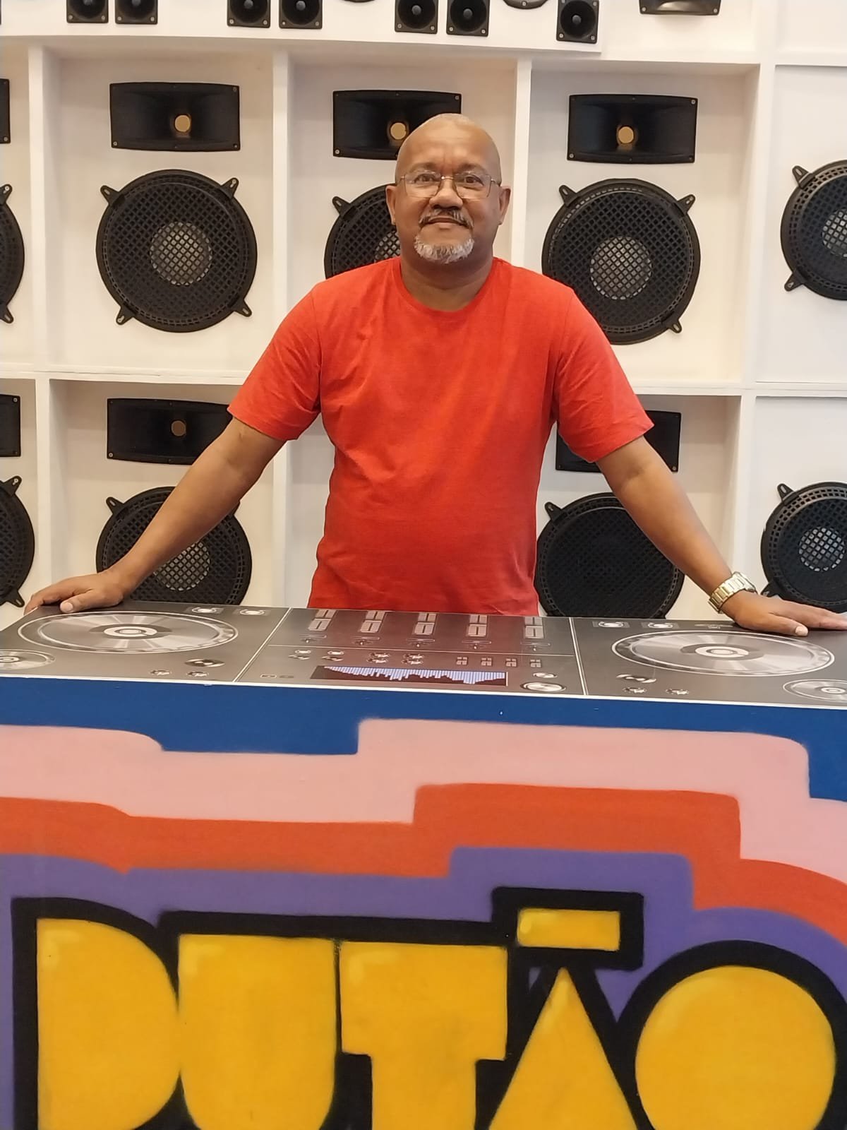 Dia da Consciência Negra: conheça a trajetória de Silas Madriaga no varejo supermercadista - um dos mais democráticos setores do mercado de trabalho