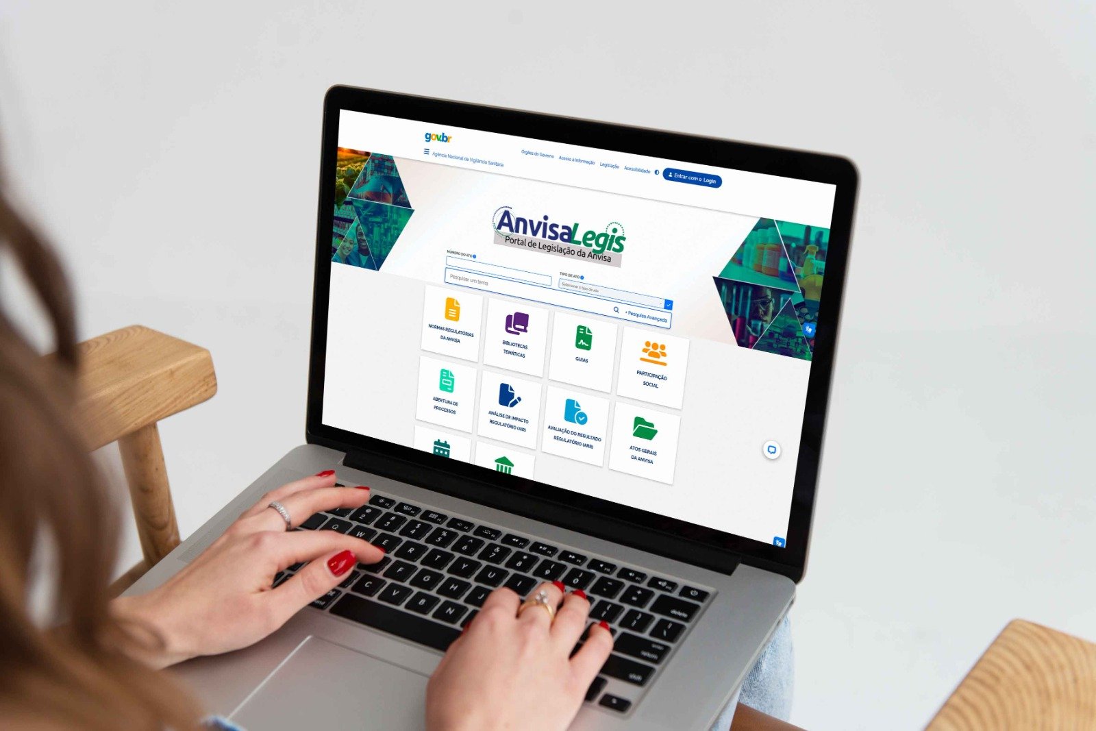 Sabia que a Anvisa está com novo portal? Vem conhecer