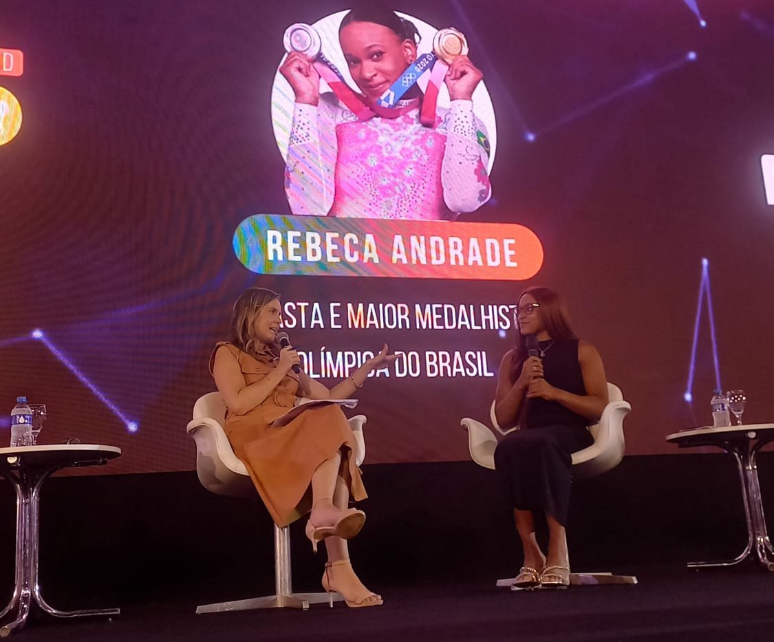Rebeca Andrade abriu o palco da Convenção das Américas e revela segredos de superação e persistência para varejistas vencerem desafios; confira!
