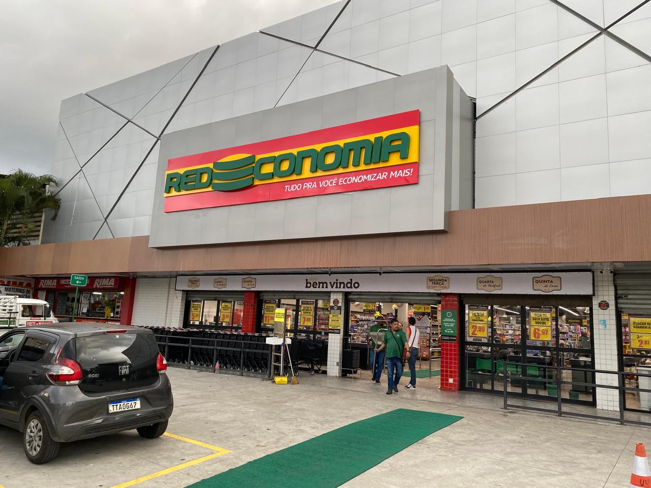 Fachada no supermercado Redeconomia - Grupo Rezende, inaugurado nesta sexta-feira (10)